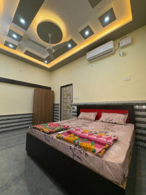 Sheesh Mahal Guest House